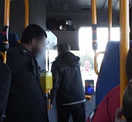 Buschauffører i Movia samtaler unde rkørslen