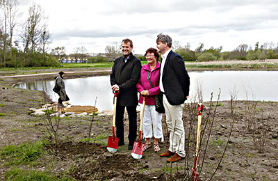 Formanden for kommunes Plan-, miljø- og klimaudvalg Lars Simonsen, Susanne Hjælm Nørregaard, der er formand for Skovengen og Borgmester Thomas Lykke Pedersen, der også er formand for Fredensborg Forsyning
