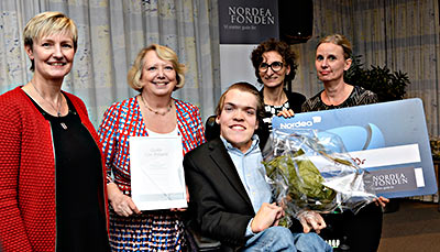  fra venstre Pia Mikkelsen, chef i Nordeas Fredensborg-afdeling, Vera Wetlesen centerleder for Frivilligcenter Fredensborg, Kristian Hegaard (B) næstformand for Social- og Sundhedsudvalget,  Marianne Ingeholm Larsen centerchef for Kultur, Idræt og Sundhed, Fredensborg Kommune samt Lina Thieden direktør for Børn, Kultur og Sundhed i Fredensborg Kommune.