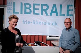Pernille Solvig Graux og Knud Løkke Rasmussen præsenterede ideen om Frie Liberale på Nivå havn for en måned siden. 