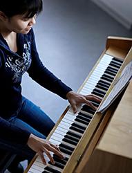 Den 29. oktober inviterer elever fra Fredensborg Musikskole og 4. klasse på Nivå Skole Syd til koncert på den årlige Spil Dansk Dag.