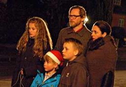  Hele familien Jul ser langt efter nissefamilien